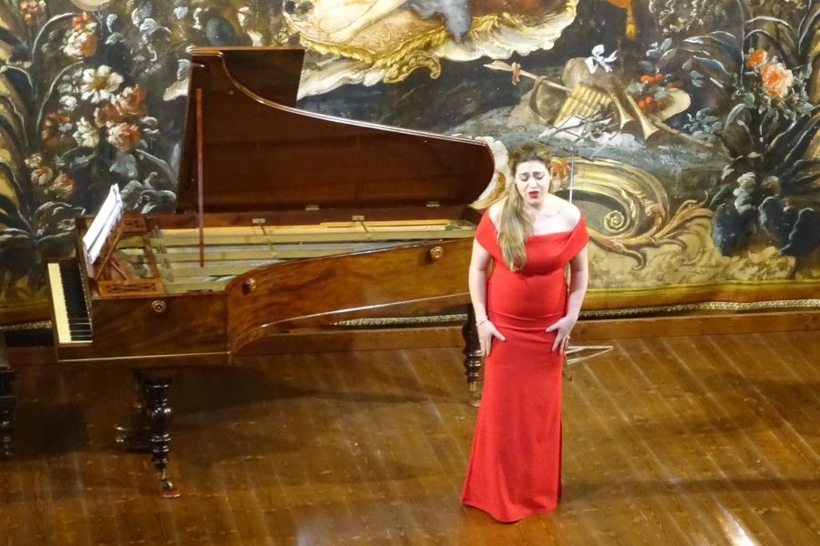 A soprano performing a romanza